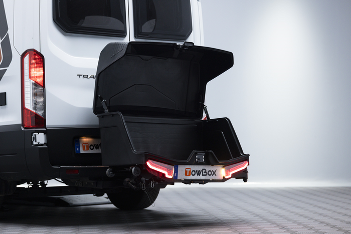 Towbox Camper Alpha zwart LED (lang) - bagagebox voor montage op de trekhaak